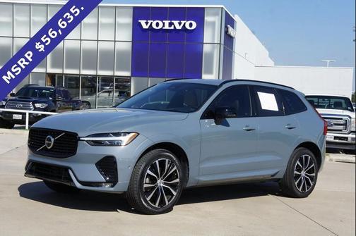 2023 Volvo XC60 B5 Ultimate Dark Theme