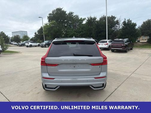 Vapour Gray Metallic 2025 Volvo XC60 B5 AWD