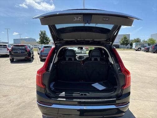 2024 Volvo XC90 B6 Plus Bright Theme
