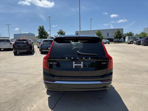 2024 Volvo XC90 B6 Plus Bright Theme