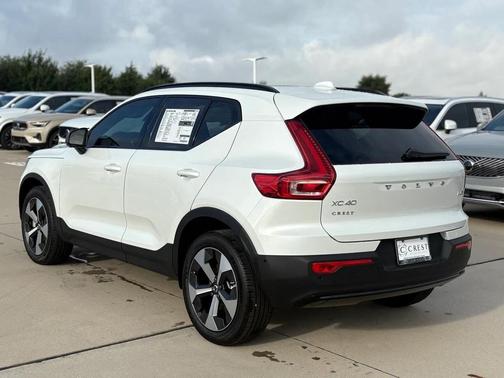 2026 Volvo XC40 B5 Plus
