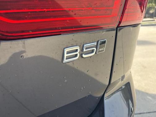 2025 Volvo XC60 B5 AWD