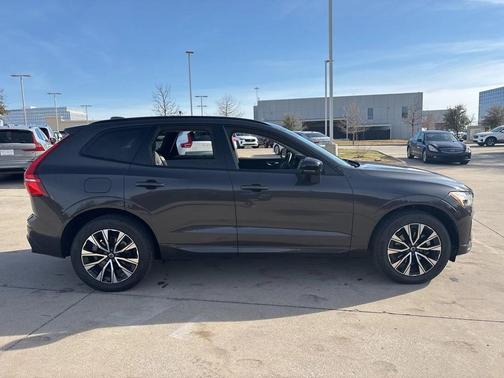 2025 Volvo XC60 B5 AWD