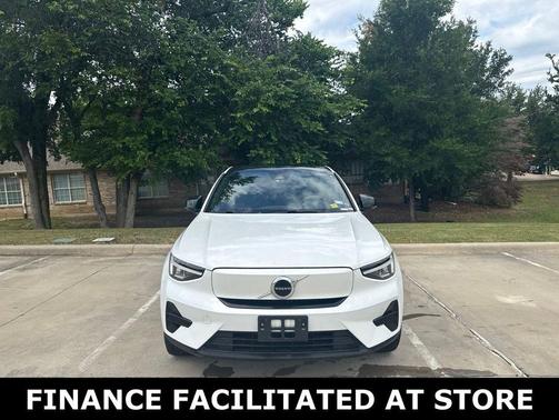 Crystal White Metallic 2023 Volvo C40 Recharge Pure Electric Twin AWD