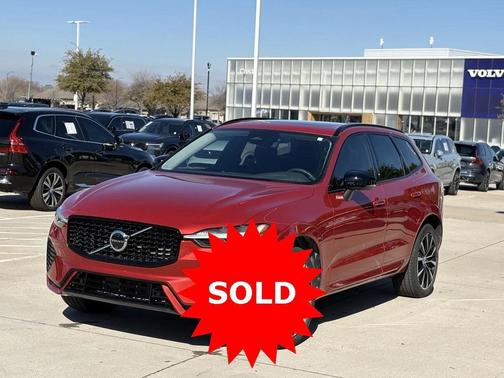 2023 Volvo XC60 B5 Plus Dark Theme