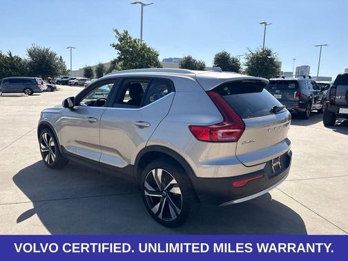 Bright Dusk Metallic 2024 Volvo XC40 B5 Plus Bright Theme