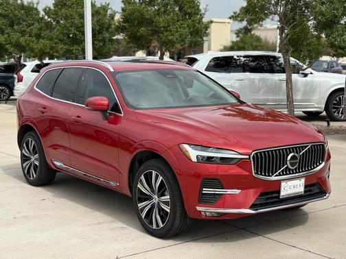 2023 Volvo XC60 B5 Ultimate Bright Theme