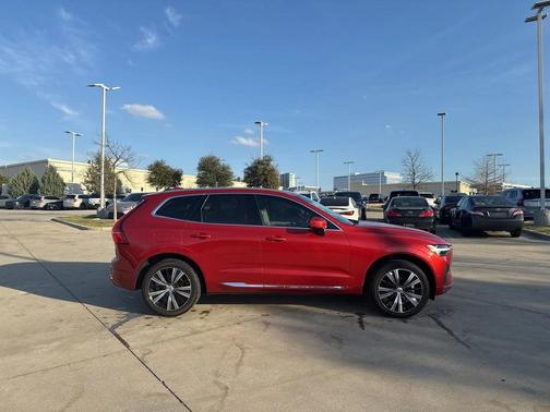 2023 Volvo XC60 B5 Ultimate Bright Theme
