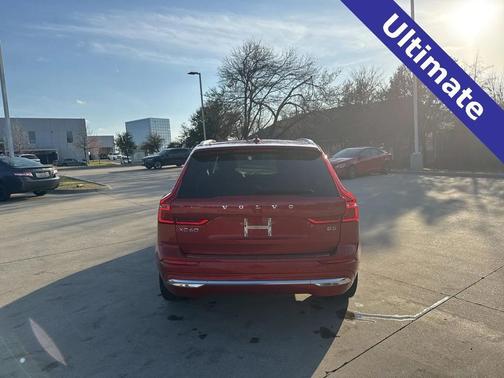 2023 Volvo XC60 B5 Ultimate Bright Theme