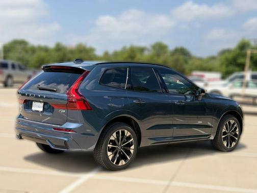 Denim Blue 2026 Volvo XC60 Plug-In Hybrid T8 Plus