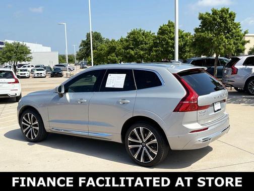 Silver Dawn Metallic 2023 Volvo XC60 B5 Ultimate Bright Theme