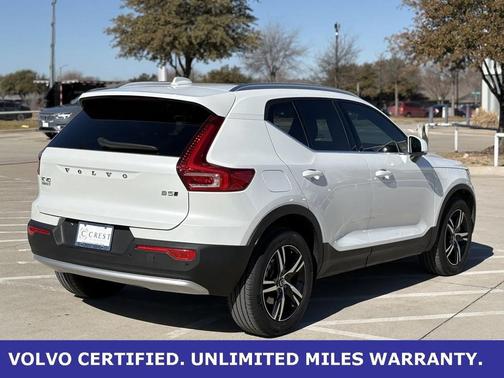 2025 Volvo XC40 B5 AWD