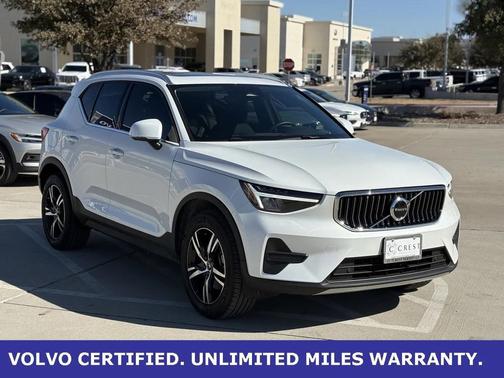 2025 Volvo XC40 B5 AWD