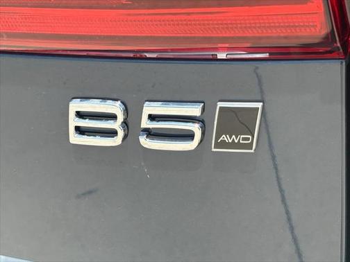 2025 Volvo XC60 B5 Ultra