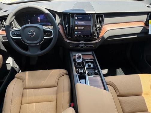 2025 Volvo XC60 B5 Ultra