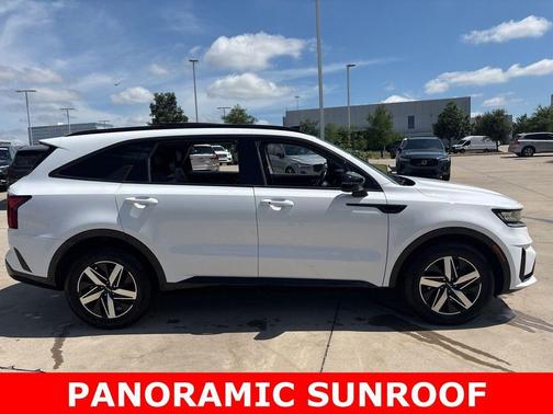 Glacial White Pearl 2022 Kia Sorento S