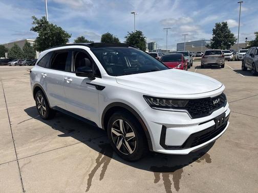 Glacial White Pearl 2022 Kia Sorento S