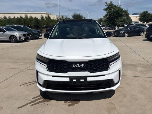 Glacial White Pearl 2022 Kia Sorento S