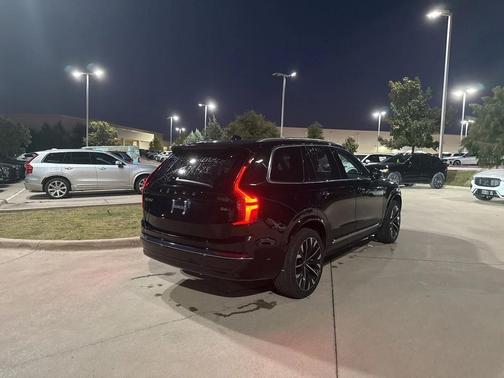 2025 Volvo XC90 B6 Plus 7-Seater