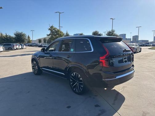 2025 Volvo XC90 B6 Plus 7-Seater