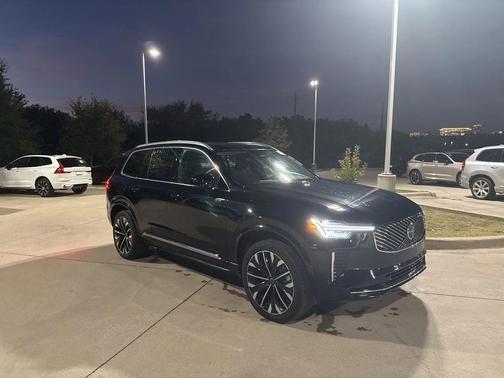 2025 Volvo XC90 B6 Plus 7-Seater