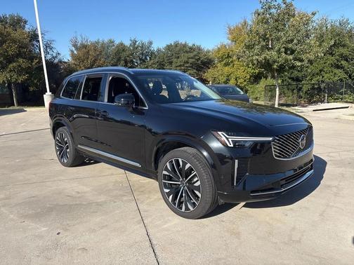 2025 Volvo XC90 B6 Plus 7-Seater