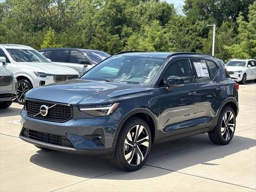 2026 Volvo XC40 B5 Ultra
