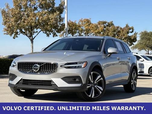 2025 Volvo V60 Cross Country B5 Plus