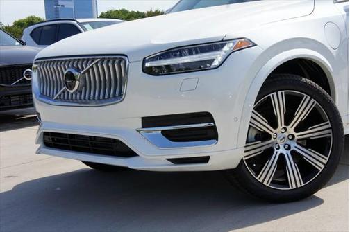 2025 Volvo XC90 Plug-In Hybrid T8 Plus 7-Seater
