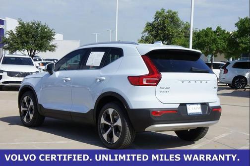 2025 Volvo XC40 B5 Plus Bright Theme