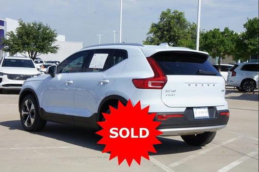 2025 Volvo XC40 B5 Plus Bright Theme