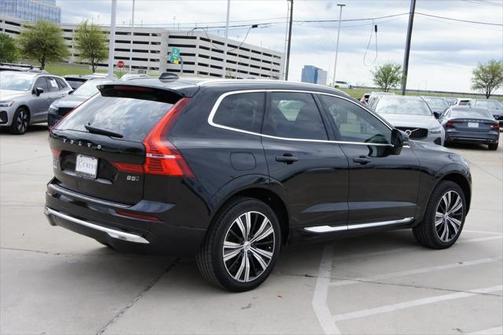 2022 Volvo XC60 B5 Inscription