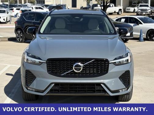 2023 Volvo XC60 B5 Plus Dark Theme