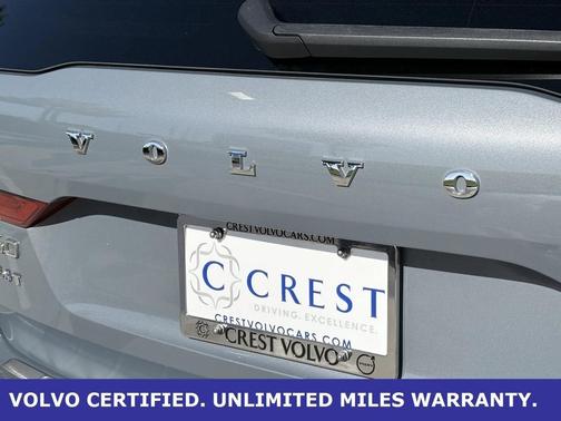 2023 Volvo XC60 B5 Plus Dark Theme