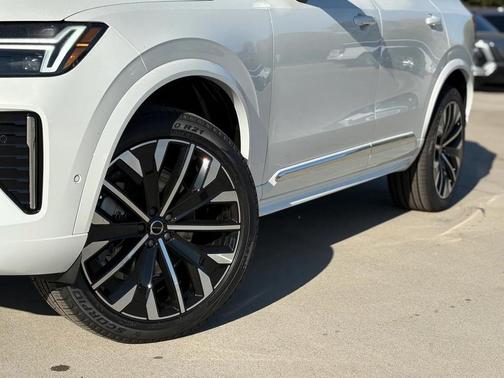 2026 Volvo XC90 B6 Ultra 7-Seater