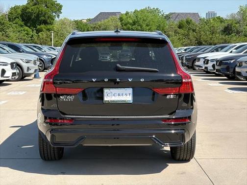 2023 Volvo XC60 B5 Ultimate Dark Theme