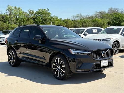 2023 Volvo XC60 B5 Ultimate Dark Theme