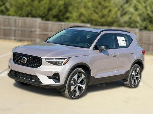 Aurora Silver 2026 Volvo XC40 B5 Plus