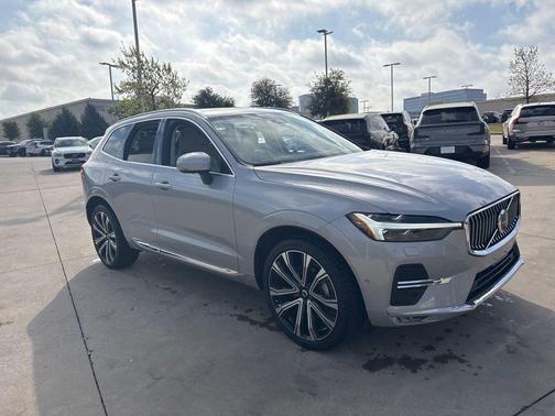 Silver Dawn Metallic 2023 Volvo XC60 B5 Ultimate Bright Theme