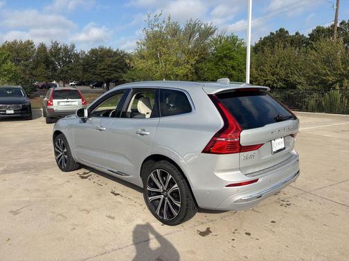 Silver Dawn Metallic 2023 Volvo XC60 B5 Ultimate Bright Theme
