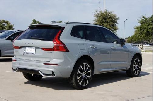 2025 Volvo XC60 B5 Plus