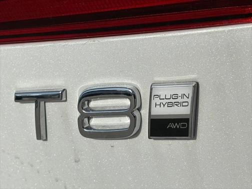 2025 Volvo XC60 Plug-In Hybrid T8 Ultra