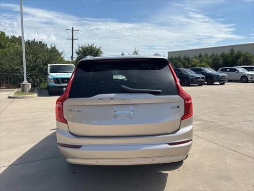 2023 Volvo XC90 B5 Core