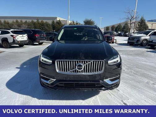 2023 Volvo XC90 B5 Plus