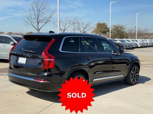 2023 Volvo XC90 B5 Plus