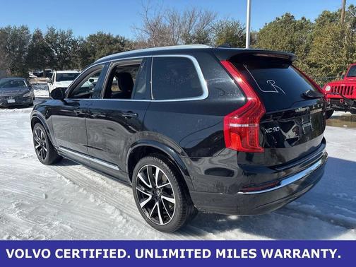 2023 Volvo XC90 B5 Plus