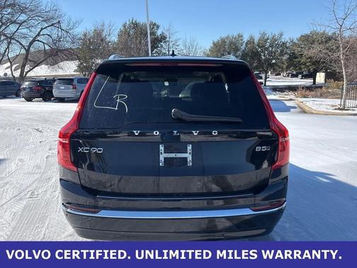 2023 Volvo XC90 B5 Plus