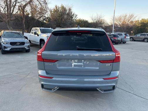 2024 Volvo XC60 B5 AWD