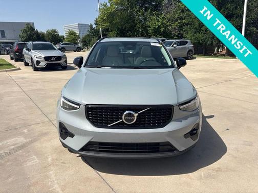 Vapour Gray Metallic 2026 Volvo XC40 B5 Plus