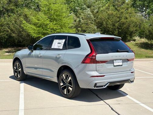 Vapour Grey 2026 Volvo XC60 B5 Core